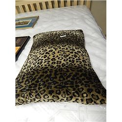 LEOPARD PILLOW CASE & PILLOW