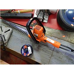 B & D HEDGE TRIMMER