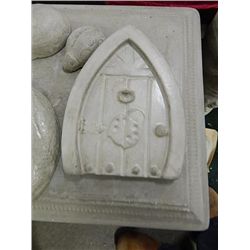 CONCRETE - FAIRY DOOR - PEAK