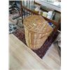 Image 1 : WICKER HAMPER WITH 3 WOOVEN MATS INSIDE