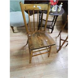 VINTAGE WOOD CHAIR