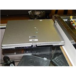 LAPTOP - TOSHIBA - FLIP MONITOR