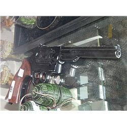 CROSSMAN PELLET HAND GUN