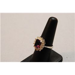 Pretty Sarah Coventry Rhinestone Ring