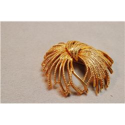 Vintage Monet Gold Tone Brooch