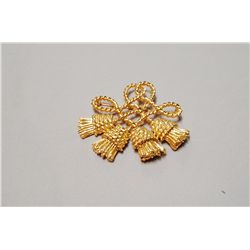 Very Large Vintage Goldtone Brooch