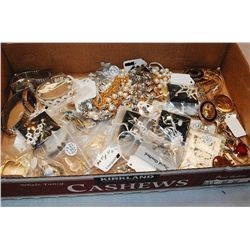 Former Antique Dealer Treasure Hunt Lot, Costume Jewelry, Rhinestones, And More