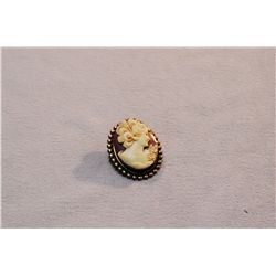 Vintage Cameo Brooch