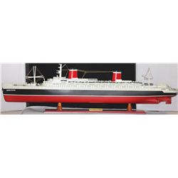 COLLECTORS EDITION HANDMADE SS UNITED STATES SHIP MODEL