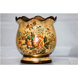 COLLECTIBLE ROYAL VINTAGE STYLE HAND PAINTED VASE