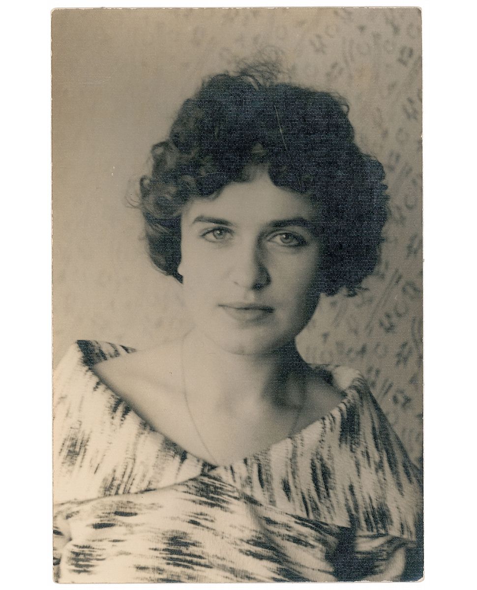 Marina Oswald 1961 Wedding Photograph Annotated by Lee