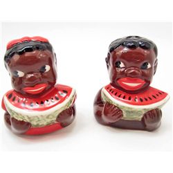 15212 - BLACK AMERICANA SALT & PEPPER SHAKERS
