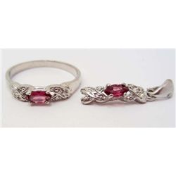 7622 - RHODOLITE AND GARNET SILVER PENDANT AND RING - SIZE 7