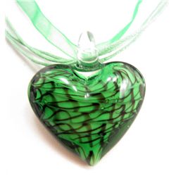 6595 - GREEN MURANO GLASS PENDANT W/RIBBON NECKLACE -  HEART