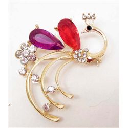 7204 - PEACOCK CRYSTAL BROOCH