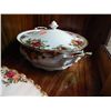 Image 2 : ROYAL ALBERT CHINA - OLD COUNTRY ROSE - 1962 ROUND COVERED VEGETABLE DISH