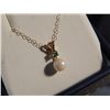 Image 1 : NECKLACE - 10K GOLD PEARL AND EMERALD NECKLACE