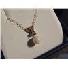 Image 1 : NECKLACE - 10K GOLD PEARL AND EMERALD NECKLACE