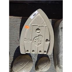 CONCRETE - FAIRY DOOR - PEAK TOP