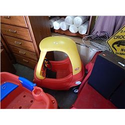 LITTLE TIKES RIDING CAR