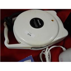 WAFFLE MAKER