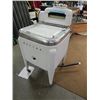 Image 1 : VINTAG MAYTAG RINGER WASHER
