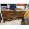 Image 2 : VINTAGE BUFFET