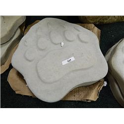 CONCRETE - PAW - MED - CLAW