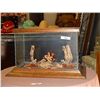 Image 1 : VINTAGE DISPLAY BOX & CONTENTS