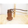 Image 10 : 8-Vinage Oil Cans & Torch