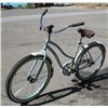 Image 4 : Girls Green & White Huffy Beach Cruiser