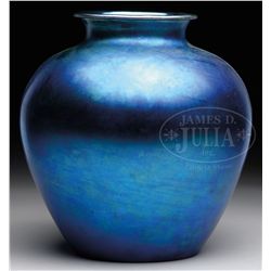 STEUBEN BLUE AURENE VASE.