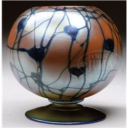 DURAND HEART & VINE FOOTED BOWL.