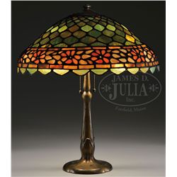 LEADED GLASS TABLE LAMP.