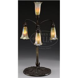 TIFFANY STUDIOS 4-LIGHT LILY LAMP.
