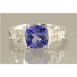 2.88ct TANZANITE & DIAMOND RING