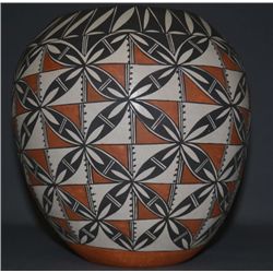 ACOMA POTTERY JAR