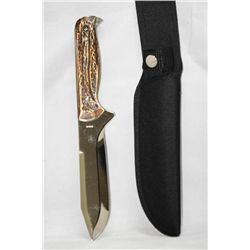 COLLECTORS EDITION CARVED HUNTING KNIFE