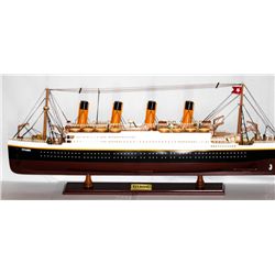 COLLECTORS EDITION HANDCRAFTED BEAUTIFUL 1908 TITANIC S