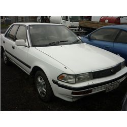 1990 Toyota Corona 4 door Car #SZ3217