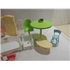 Image 2 : LOT 12 VINTAGE 1982 MATTEL PLASTIC DOLL FURNITURE