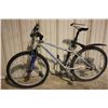Image 1 : GREY ROCKY MOUNTAIN HAMMER RACE 27SPD FRONT SUSPENSION MOUNTAIN BIKE