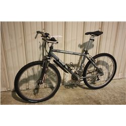 GREY SPECIALIZED ROCKHOPPER 21SPD FRONT SUSPENSION MOUNTAIN BIKE