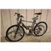 Image 1 : GREY SPECIALIZED ROCKHOPPER 21SPD FRONT SUSPENSION MOUNTAIN BIKE