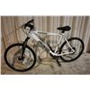 Image 1 : WHITE SPECIALIZED HARDROCK 24SPD FRONT SUSPENSION MOUNTAIN BIKE
