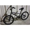 Image 1 : GREY DIAMONDBACK BMX BIKE