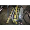 Image 1 : LOT OF LARGE TOOLS