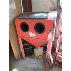 HARBOR FREIGHT INDUSTRIAL SHOP SAND BLASTER