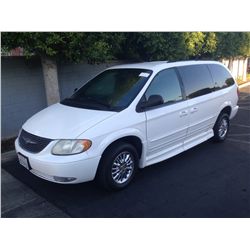 2002 CHRYSLER/BRAUN TOWN & COUNTRY