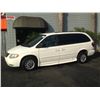 Image 2 : 2002 CHRYSLER/BRAUN TOWN & COUNTRY